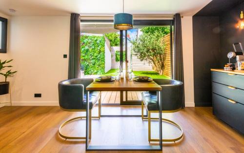 Perverie Casa | Nuit confort avec Balnéo XXL privative et Climatisation