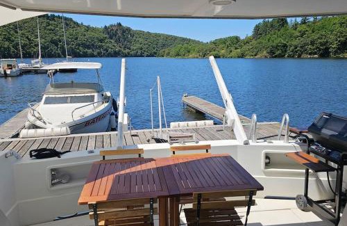 Vals d'Aix et Isable Alquiler De Eote | Nuits insolites sur un bateau 12m en pleine nature