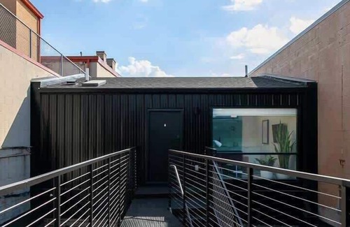 East Market District Apartamento | NuLu Arts District Designer Curated Studio