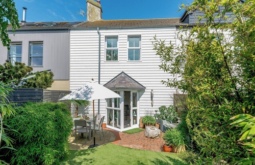 Gosport Cabaña | Number 1 Admiralty Cottages
