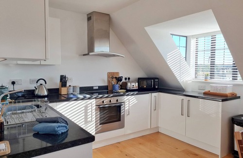 Swanage Cabaña | NUMBER 10 THE PENTHOUSE, family friendly in Swanage