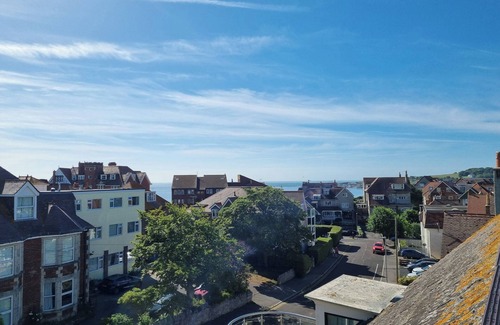 Swanage Cabaña | NUMBER 10 THE PENTHOUSE, family friendly in Swanage