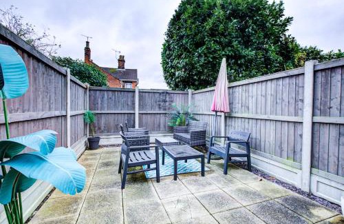 Colchester Apartamento | 'Number 11' Central Colchester - Super Convenient 2 x Double Bed 1 x Single Bed Cottage PLUS Office & Garden, 8 min walk Nth Station & Town Ctr, 2 min walk local shops & restaurants
