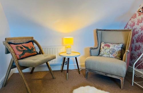 Telford Casa | Number 2, Spacious Rooms, Near Ironbridge!