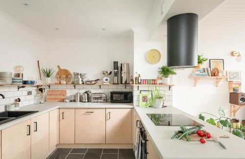 Truro Casa | Number 4 - Stylish 1 bedroom house in Truro, Cornwall
