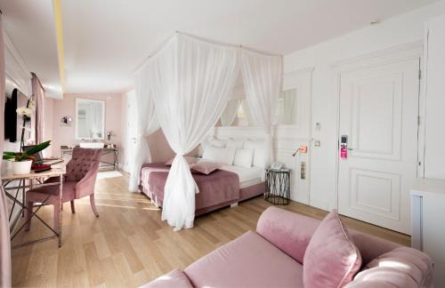 Eski Lara Hotel | Nun Hotel