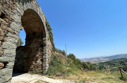 Montalcino Apartamento | Nuovissimo Loft panoramico con giardino a Montalcino