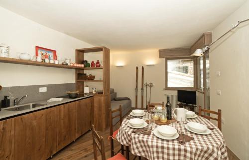 Campo Carlo Magno Apartamento | Nuovo Appartamento Super Vista a Campiglio Parking Privato