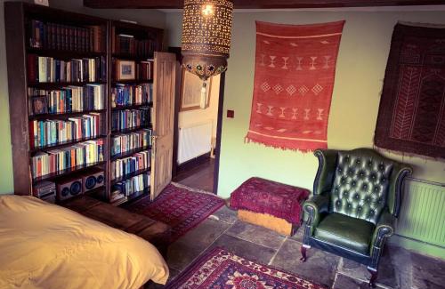 Wadsworth Apartamento | Nutclough Cottage - Log Fire and Valley View - Sleeps 2