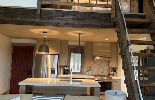 Eureka Casa | NW Montana Golf and Mountain Retreat Cottage