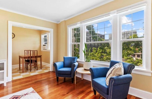 Alphabet Historic District Casa | NW Studio with a View