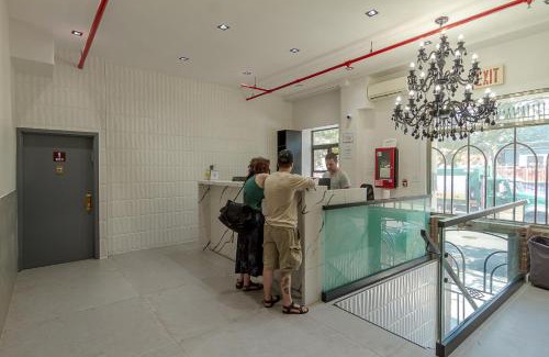 East Williamsburg Hostal | NY Moore Hostel