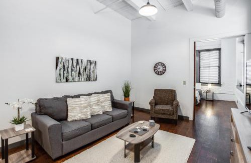 Rochester Apartamento | NY Style Centric Loft with King Bed by Park ave