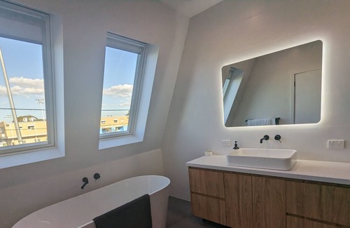 West Perth Casa | NY Style Loft in Heart of Perth