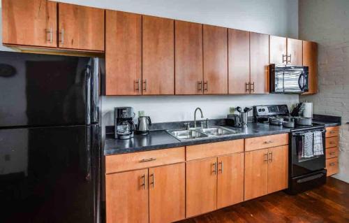 Rochester Apartamento | NY Style Loft with KingBed