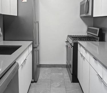 East Harlem Apartamento | NYC 5th ave Central Park penthouse balcony 3bedroom oasis