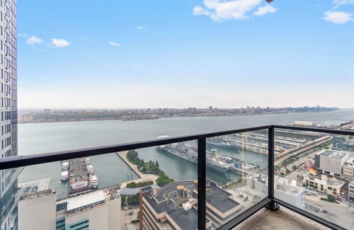 Hell's Kitchen Apartamento | DESIGNER’S DREAM HOME!! Huge Corner Luxury Suite - best location by Times Sq