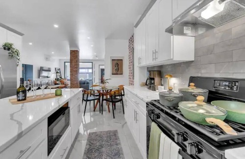 Constable Hook Casa | NYC Neighbor Home w/Parking. 30 min transit