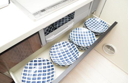 Shinjuku Villa | NYHotel 3 新宿2階建て3室1バスルーム1シャワー2トイレ