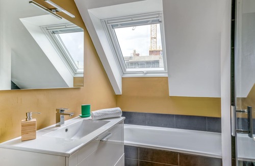 Hauts-Paves - Saint-Felix Apartamento | Nymphéa – Élégant duplex avec balcon, à deux pas du centre de Nantes