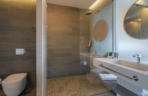 Constanta Hotel | Nyota Hotel & Conference Center