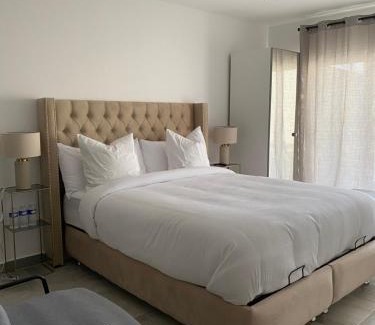 Bourg-Saint-Andeol Cama Y Desayuno | O Bain Soleil