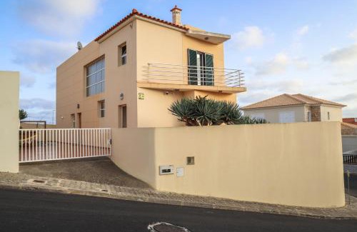 Vila Baleira Casa | O DRAGOEIRO da Madalena!