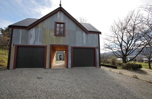 Lowburn Casa | O Naturel Vineyard Stay
