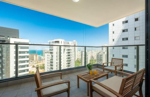 Bat Yam Apartamento | O&O Group - 3BR Skyline Retreat on the 24th Floor