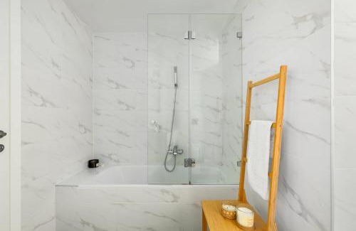 Bat Yam Apartamento | O&O Group - 3BR Skyline Retreat on the 24th Floor