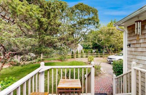Oak Bluffs Casa | Oak Bluffs Darling