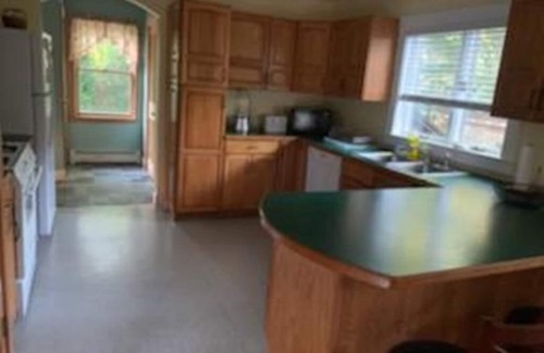 East Chop Casa | Oak Bluffs Rental - Walk to the Beach