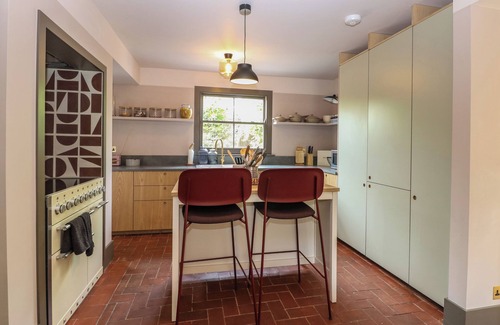 Hopton Cabaña | OAK COTTAGE, pet friendly, character holiday cottage in Blundeston
