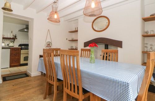 Turnchapel Cabaña | OAK COTTAGE, pet friendly, character holiday cottage in Hooe