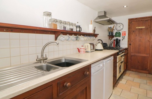 Turnchapel Cabaña | OAK COTTAGE, pet friendly, character holiday cottage in Hooe