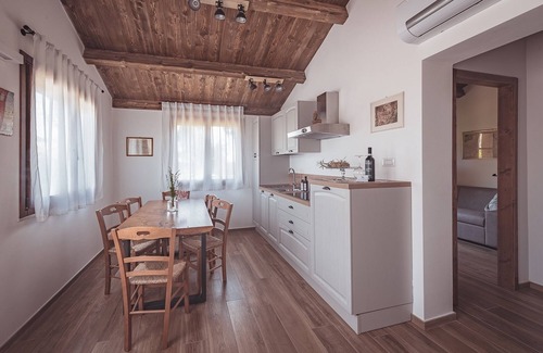 Nerbisci Otro | OAK FARMHOUSE - POPLAR APARTMENT