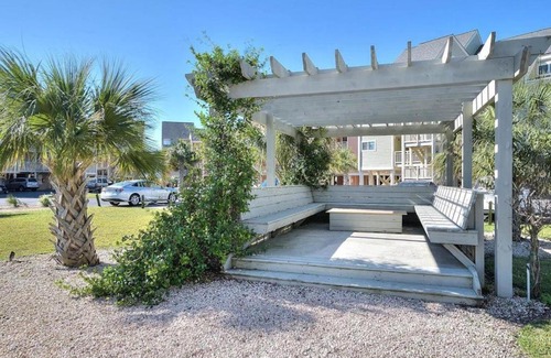 Caswell Beach Casa | Oak Island Beach Villa 805 - The Laughing Seagull