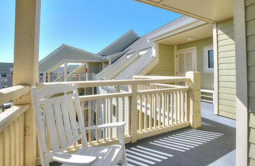 Long Beach Casa | Oak Island Beach Villa 1609 - The Captain's Perch