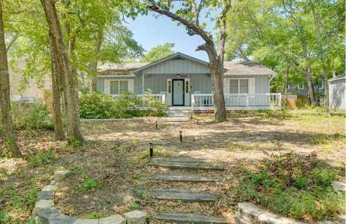 Long Beach Casa | Oak Island Home with Spacious Backyard and Porch
