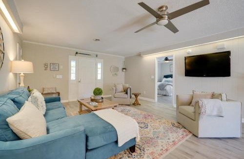 Long Beach Casa | Oak Island Home with Spacious Backyard and Porch