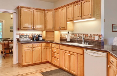 North Fork Apartamento | Oak Junction Lodge with Amazing views 4/3 2700+ SF