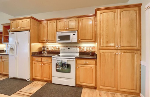 North Fork Apartamento | Oak Junction Lodge with Amazing views 4/3 2700+ SF