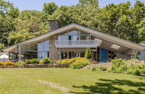 Torrington Casa | Oak Manor, a luxurious property on 6,6 acres.