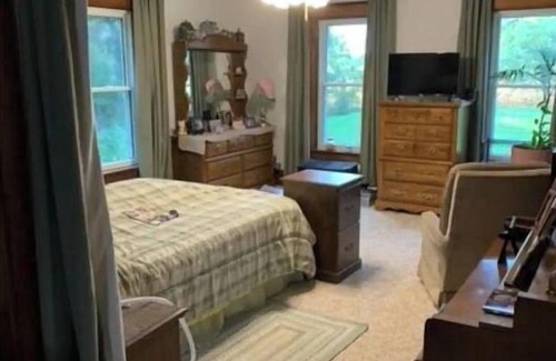 Fillmore County Otro | Oak Meadow Farmhouse
