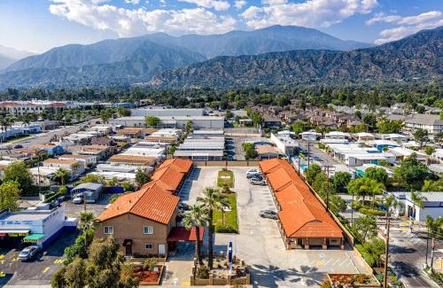 Monrovia Hotel | Oak Park Motel