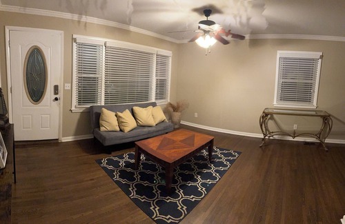 Huntsville Casa | Oak Park Oasis
