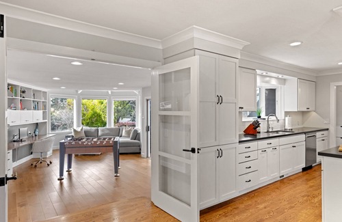 Carmel Casa | Oak Place Too: Beautiful Updated 4 bedroom 3 1/2 Bath in Carmel