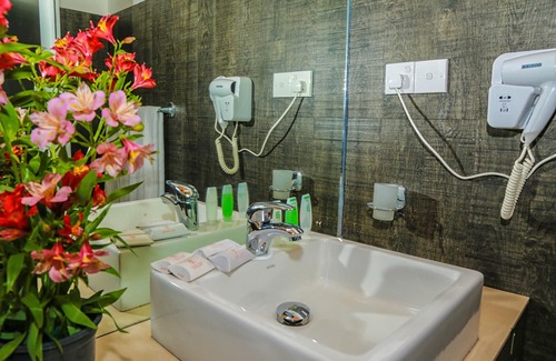 Nuwara Eliya Hotel | Oak Ray Summer Hill Breeze