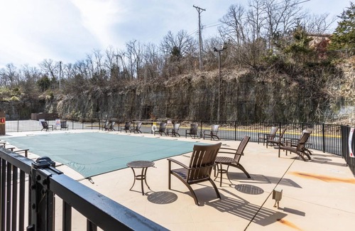 Branson Theater District Hotel | Oak Ridge at Branson
