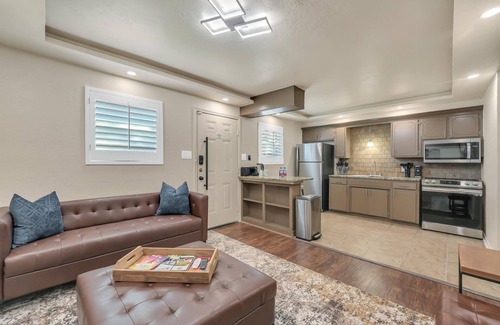 Lawton Apartamento | Oak's Beautiful Contemporary Suite #05